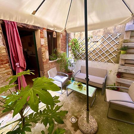 Ca 3 Leoni - Romantic House In The Heart Of Venesia Bagian luar foto