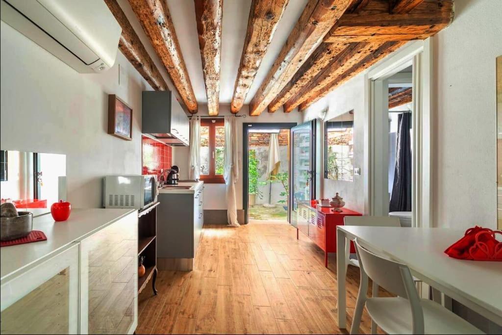 Ca 3 Leoni - Romantic House In The Heart Of Venesia Bagian luar foto
