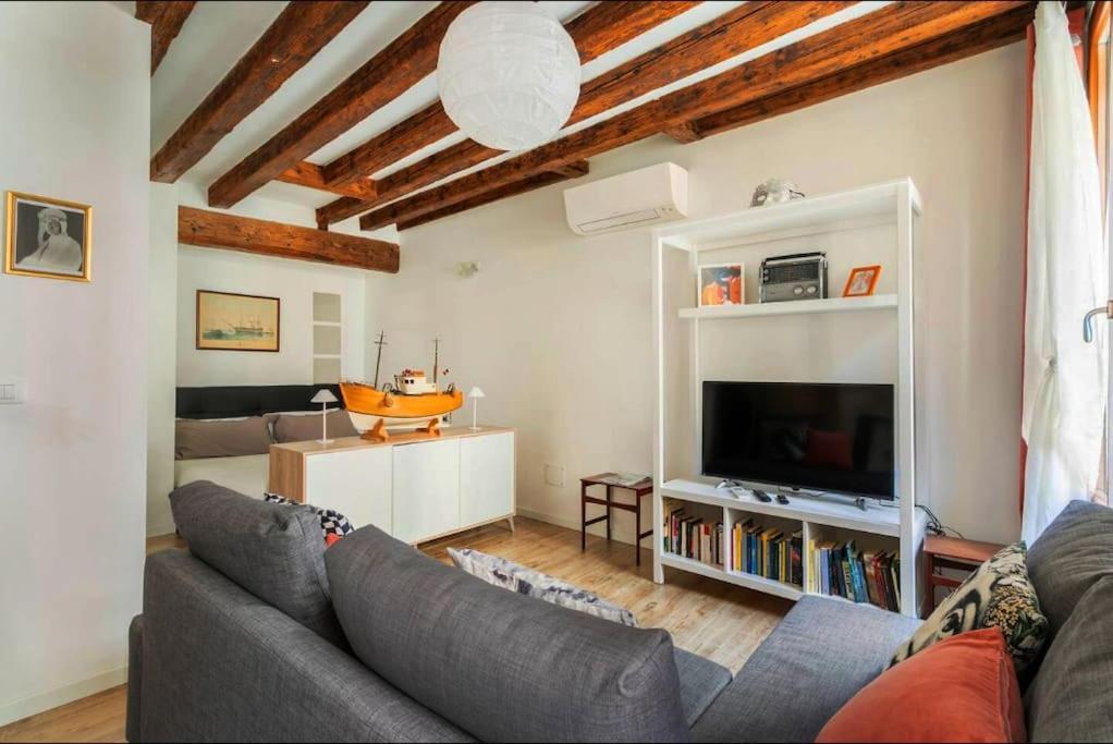 Ca 3 Leoni - Romantic House In The Heart Of Venesia Bagian luar foto